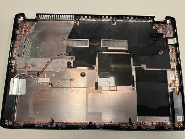 Asus M570D Mainboard tauschen, Motherboard herausnehmen: Schritt 22, Bild 3 von 3