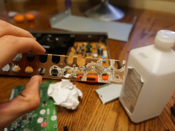 Samsung DVD-P231 DVD Player Progressive Scan Digital Video Teardown: step 11, image 2 of 3
