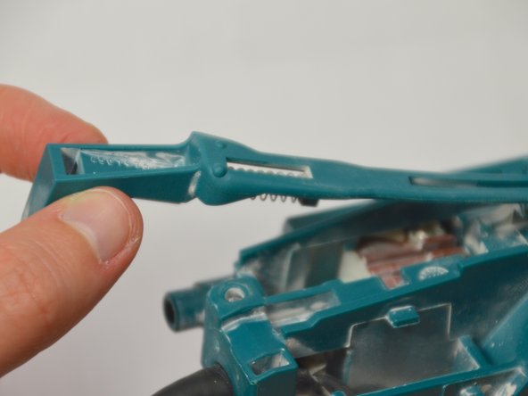 Makita GA4030K Switch Replacement: crwdns2935265:06crwdnd2935265:02crwdnd2935265:03crwdne2935265:0