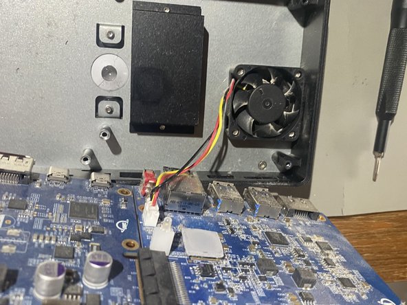 OWC Thunderbolt 3 Pro Dock fan replacement, Removing the mainboard: crwdns2935265:03crwdnd2935265:03crwdnd2935265:03crwdne2935265:0