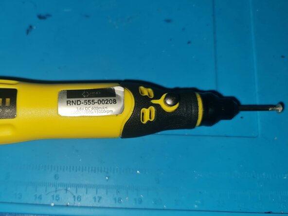 Disassembling Samsung Vacuum Battery VCA-RBT80 VR30T80313W/WA, Cut open the housing: crwdns2935265:02crwdnd2935265:01crwdnd2935265:03crwdne2935265:0