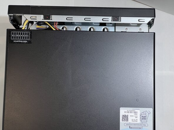 QNAP TVS-h874T RAM Replacement: passo 3, imagem 3 %32