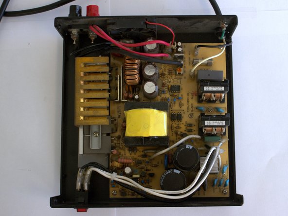 RadioShack 22-510 Switching Power Supply Teardown, Remove Fan: crwdns2935265:03crwdnd2935265:01crwdnd2935265:03crwdne2935265:0
