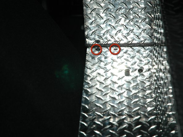 Installing Mercedes W166 RAV Tool Box: crwdns2935265:09crwdnd2935265:02crwdnd2935265:03crwdne2935265:0