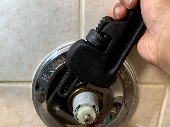 Bath Tub Cartridge Replacement: crwdns2935265:05crwdnd2935265:02crwdnd2935265:03crwdne2935265:0