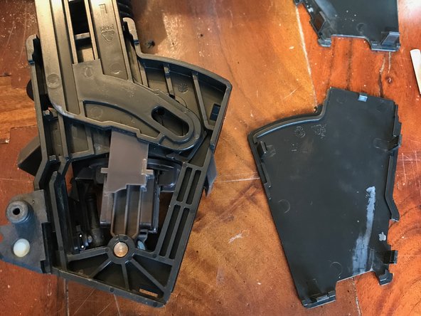 Brewgroup Disassembly, External Lower Left and Right Plates 3 of 3: crwdns2935265:027crwdnd2935265:02crwdnd2935265:02crwdne2935265:0