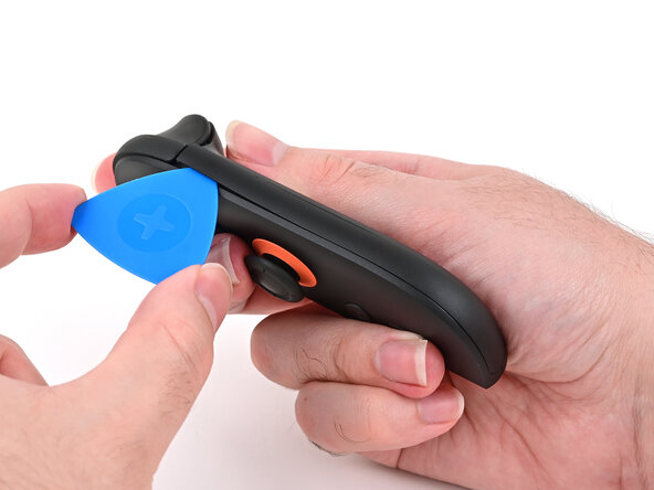 Joy-Con 2 (Right) Joystick Replacement, Separate the plastic strip: crwdns2935265:03crwdnd2935265:01crwdnd2935265:03crwdne2935265:0