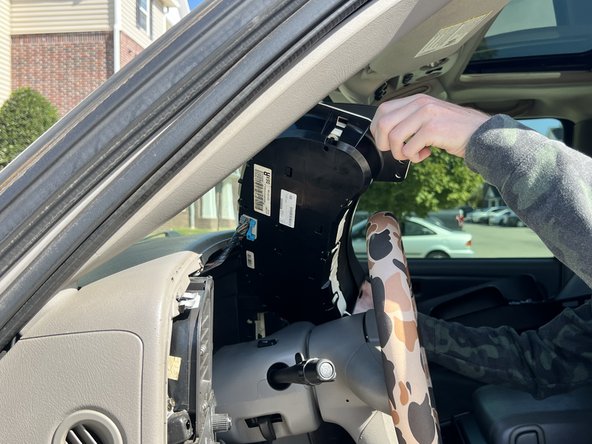 2004 GMC Yukon Instrument Cluster Replacement: crwdns2935265:07crwdnd2935265:02crwdnd2935265:03crwdne2935265:0