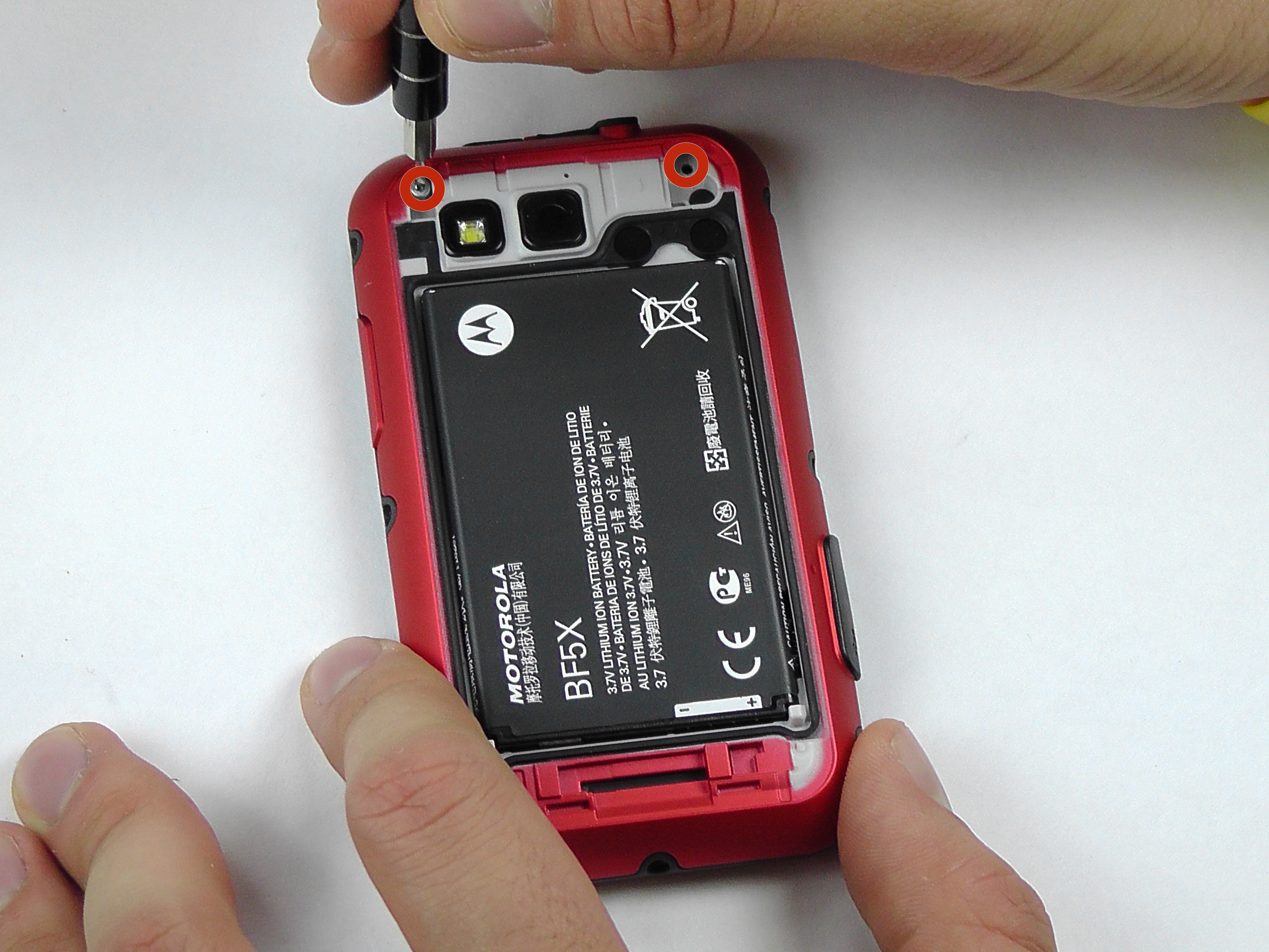 Motorola razr v3 2 сим карты. Замена motorola. Замена дисплея на телефоне. Батарейка на нагрудный датчик гармин. Замена motorola.