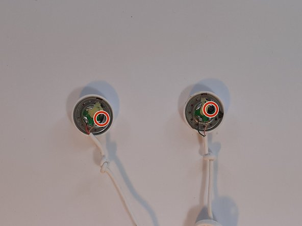 How to Replace your Earbud's Cable: crwdns2935265:07crwdnd2935265:03crwdnd2935265:03crwdne2935265:0