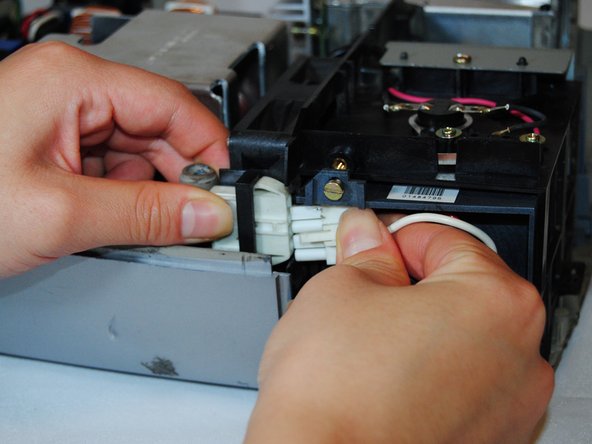 InFocus Screenplay 4805 Motherboard Replacement: stap 0, afbeelding 3 van 3