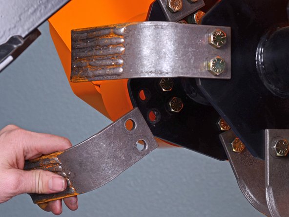 Barreto Tillers E1320HTRLR 2016 Tine Drive Motor Bearing Replacement, Remove the tines: crwdns2935265:014crwdnd2935265:02crwdnd2935265:02crwdne2935265:0