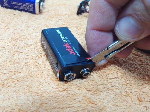9V batterijtester met 2 rode LED's - zelfgemaakt ontwerp.: stap 2, afbeelding 1 van 3