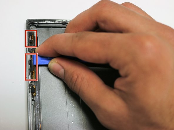 Dell Venue 8 7840 Power and Volume Button Replacement, Power and Volume Button: crwdns2935265:011crwdnd2935265:02crwdnd2935265:02crwdne2935265:0