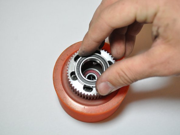 Boosted Board 1st Generation Pulley Bearings Replacement: 6 단계, 이미지 3개 중 2개