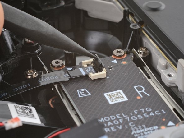 Steam Deck OLED Right Touchpad Replacement, Remove the right touchpad board cable: 21 단계, 이미지 3개 중 2개