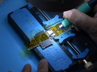 How to fix an iPhone XR stuck on Apple logo