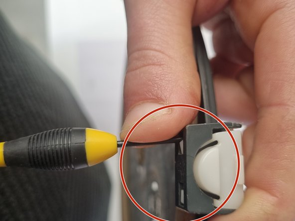 Midea FC307B Rice Cooker Teardown, Dismantling inner lid: crwdns2935265:013crwdnd2935265:02crwdnd2935265:03crwdne2935265:0