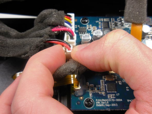 Beats Pill XL 'b' Button Replacement, 'b' Button: crwdns2935265:07crwdnd2935265:02crwdnd2935265:02crwdne2935265:0