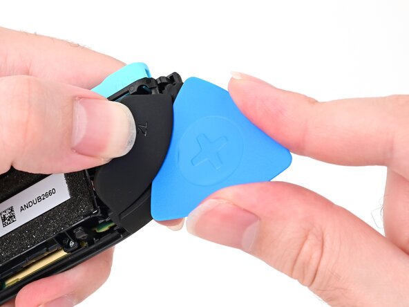 Joy-Con 2 (Left) Joystick Replacement, Remove the trigger: crwdns2935265:013crwdnd2935265:01crwdnd2935265:03crwdne2935265:0