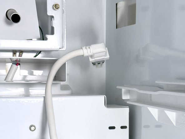 GE Side-By-Side Refrigerator Ice Auger Motor Replacement, Disconnect ice maker: 手順 7、 3の画像 2