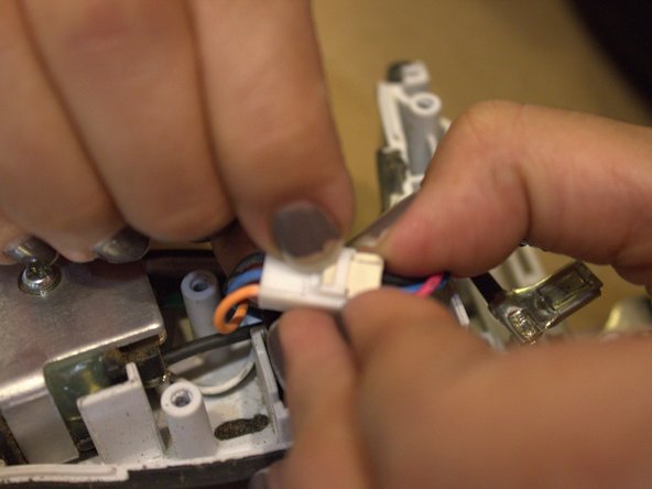 Makita BTD142 Trigger Switch Replacement, Lighting Circuit: crwdns2935265:06crwdnd2935265:03crwdnd2935265:03crwdne2935265:0