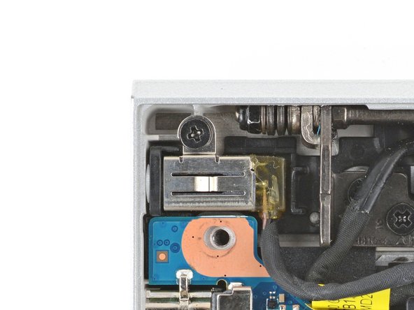 HP EliteBook 840 Aero G8 Power Port Replacement, Remove the power connector port screw: crwdns2935265:010crwdnd2935265:02crwdnd2935265:02crwdne2935265:0