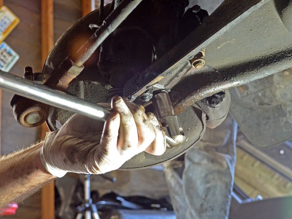 1986-1993 Volvo 240 Front Struts Replacement: crwdns2935265:06crwdnd2935265:02crwdnd2935265:03crwdne2935265:0