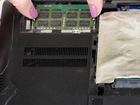 Samsung NP350E5C-A02US RAM Replacement: crwdns2935265:00crwdnd2935265:01crwdnd2935265:01crwdne2935265:0