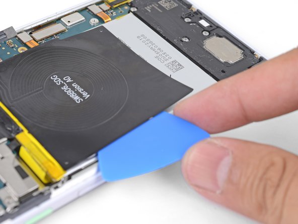 Google Pixel 3 XL Screen Assembly Replacement, Slice through the coil adhesive: crwdns2935265:052crwdnd2935265:03crwdnd2935265:03crwdne2935265:0