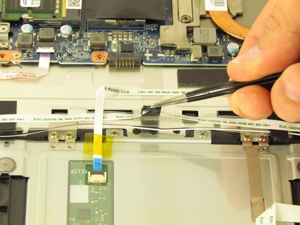 Sony Vaio Fit SVF15N26CXB Speaker Replacement: crwdns2935265:07crwdnd2935265:02crwdnd2935265:02crwdne2935265:0