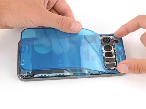 Google Pixel 10 Pro XL USB‑C Board Replacement: 43 단계, 이미지 3개 중 1개