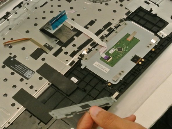 HP Pavilion 15-bk020wm Touchpad Replacement: crwdns2935265:05crwdnd2935265:02crwdnd2935265:03crwdne2935265:0