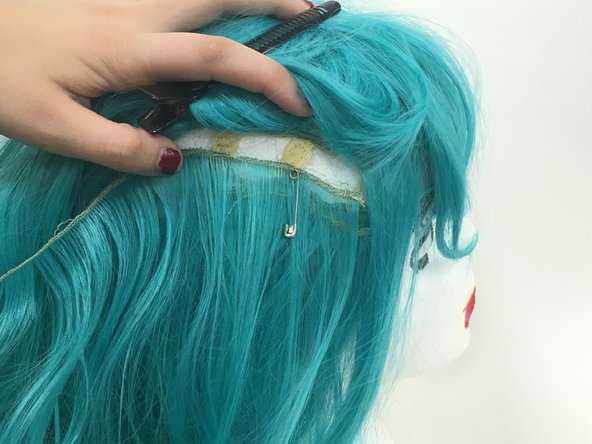 How to Fix a Broken Wig: crwdns2935265:05crwdnd2935265:03crwdnd2935265:03crwdne2935265:0