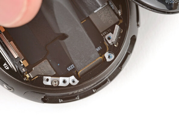Google Pixel Watch 4 Screen Replacement, Disconnect the screen cable: adım 15, 3 resimden 2.