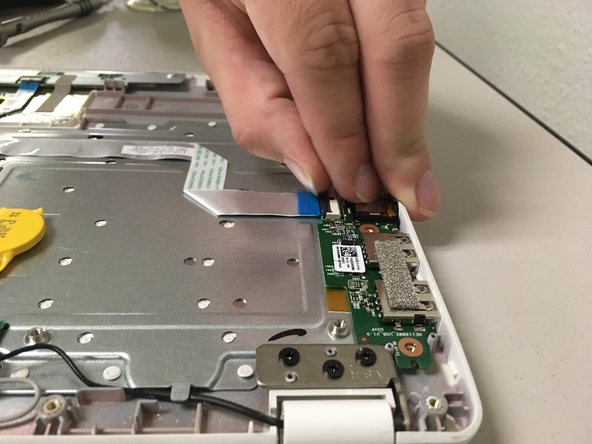 Lenovo Ideapad 110S-11IBR USB & Headphone Jack PCB Board Replacement: crwdns2935265:07crwdnd2935265:02crwdnd2935265:02crwdne2935265:0