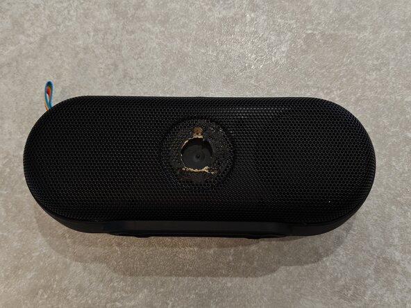 Disassembling Polaroid P2 Music Player, Polaroid P2 Music Player, Portable Bluetooth Speaker: step 1, image 3 of 3