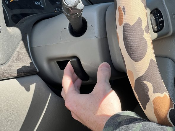 2004 GMC Yukon Instrument Cluster Replacement: crwdns2935265:04crwdnd2935265:02crwdnd2935265:02crwdne2935265:0