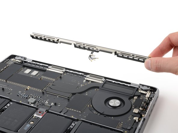 MacBook Pro 14" Late 2023 (M3) USB-C Ports Replacement, Remove the antenna bar: crwdns2935265:025crwdnd2935265:02crwdnd2935265:02crwdne2935265:0