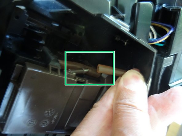 Jura Impressa E4 - E8 (neue Modelle) Brühgruppe ausbauen, Ablaufkanal entfernen: crwdns2935265:08crwdnd2935265:02crwdnd2935265:02crwdne2935265:0