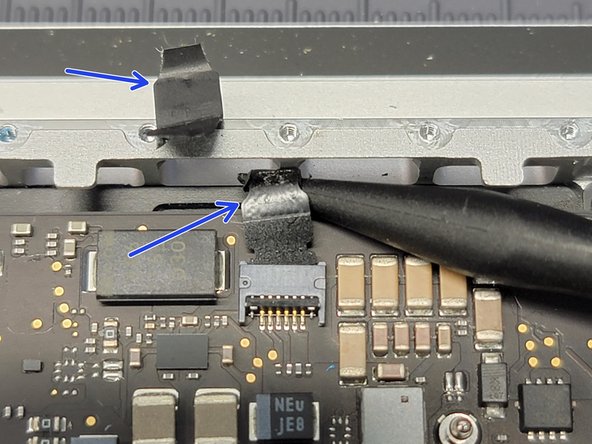 MacBook Pro 13" Two Thunderbolt Ports 2020 Touchbar Removal, Disconnecting More Flex Cables: crwdns2935265:033crwdnd2935265:03crwdnd2935265:03crwdne2935265:0