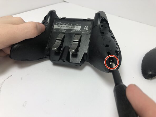 Razer Wolverine Ultimate Back Panel Replacement: step 2, image 2 of 2