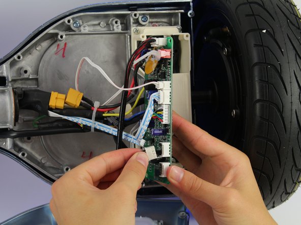 Hover-1 Titan Left Gyroscope Replacement: crwdns2935265:07crwdnd2935265:02crwdnd2935265:02crwdne2935265:0