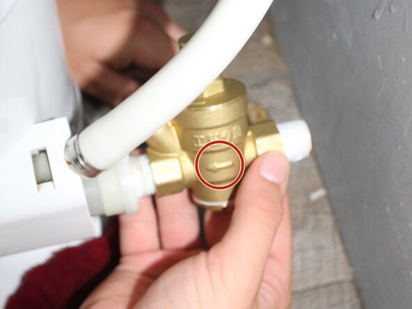 How to Fix RV Toilet Water Pressure: crwdns2935265:07crwdnd2935265:01crwdnd2935265:02crwdne2935265:0
