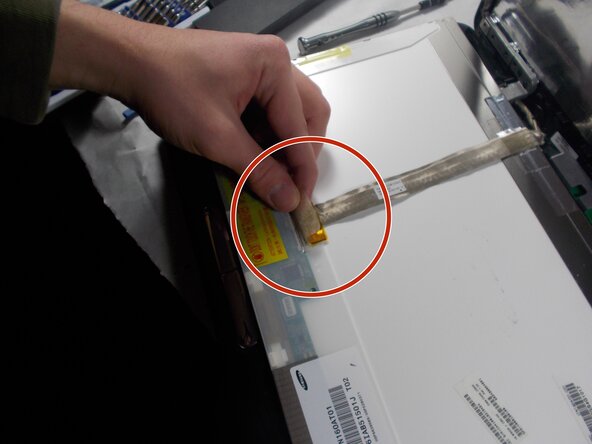 Toshiba Satellite L505D-GS6000 Screen Replacement: crwdns2935265:07crwdnd2935265:01crwdnd2935265:03crwdne2935265:0