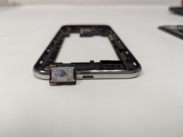 LG Grace Rear Speaker Replacement, Rear Speaker: crwdns2935265:05crwdnd2935265:02crwdnd2935265:02crwdne2935265:0