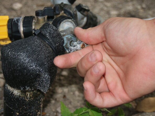 How to Fix RV Toilet Water Pressure: crwdns2935265:04crwdnd2935265:02crwdnd2935265:03crwdne2935265:0