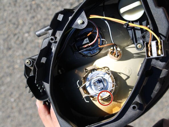 2000 Porsche Boxter Headlight Bulb Replacement: crwdns2935265:09crwdnd2935265:02crwdnd2935265:03crwdne2935265:0