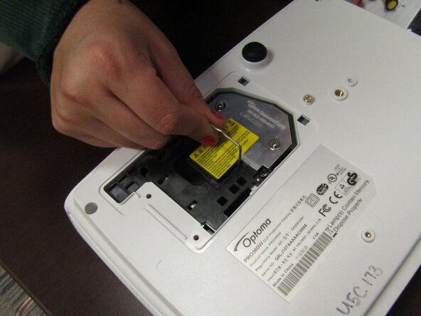 Optoma PRO360W Bulb Replacement: crwdns2935265:04crwdnd2935265:01crwdnd2935265:01crwdne2935265:0