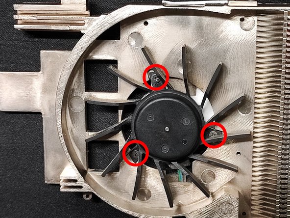 GeForce 9800GT Teardown, Unscrewing the fan: crwdns2935265:05crwdnd2935265:02crwdnd2935265:02crwdne2935265:0
